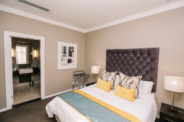 Fourways 2 Beds Apartment - Image 3