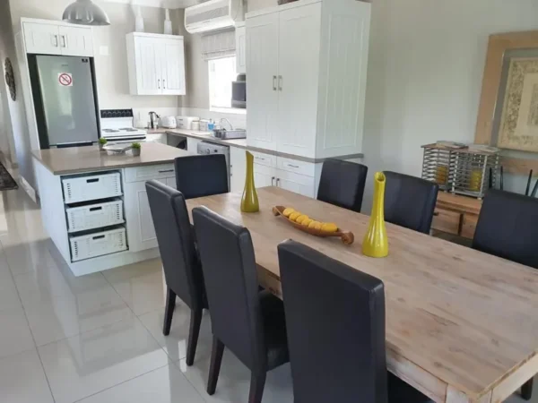 Milnerton 2 Beds Apartment - Image 4