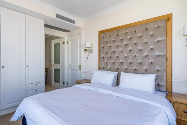 Fourways 2 Beds Apartment - Image 4