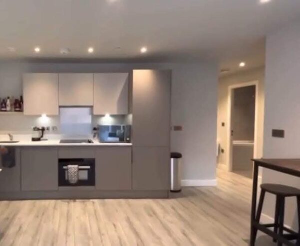 North-riding 2 Beds Apartment - Image 4