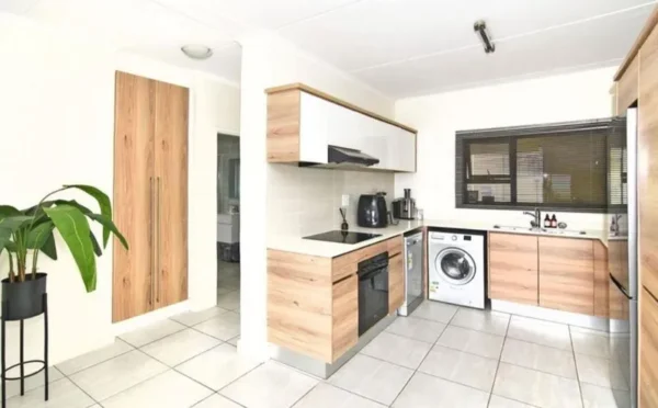 Cape Town 2 Beds Apartment - Image 6