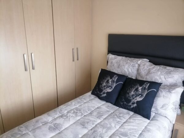 Midrand 2 Beds Apartment - Image 5