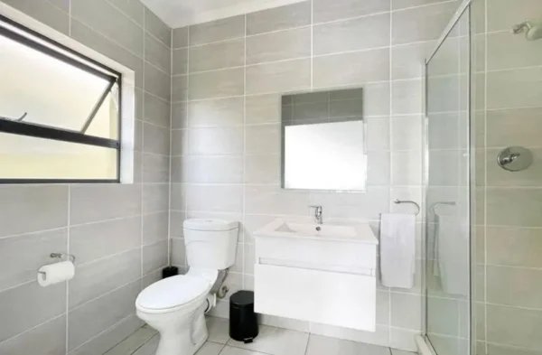 Cape Town 2 Beds Apartment - Image 3