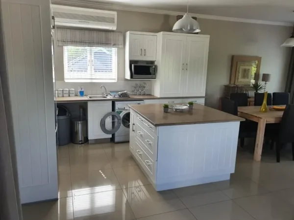 Milnerton 2 Beds Apartment - Image 6