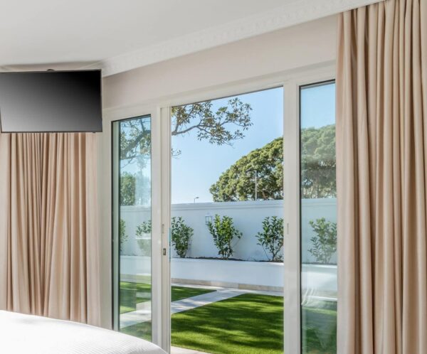 Fourways 2 Beds Apartment - Image 5