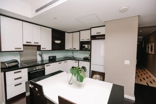 Fourways 2 Beds Apartment - Image 6